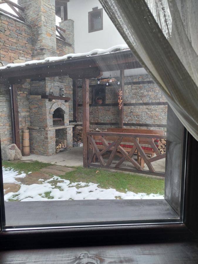 Къщи За Гости Неси 莱什顿 外观 照片